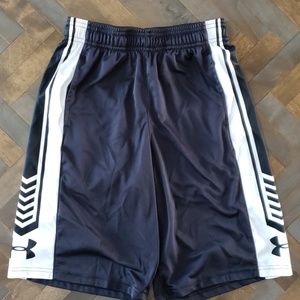 Youth Medium Under Armour Shorts